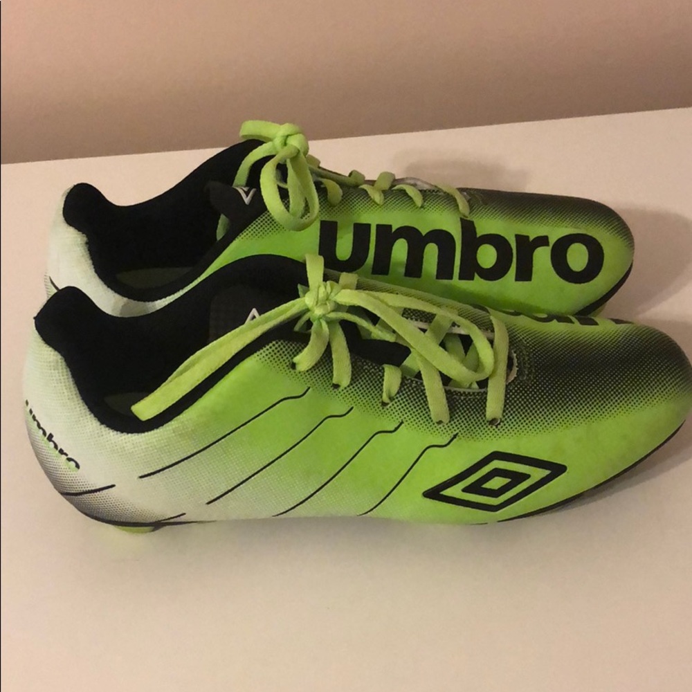 Umbro Arturo Cleats, Lime Green and Black.